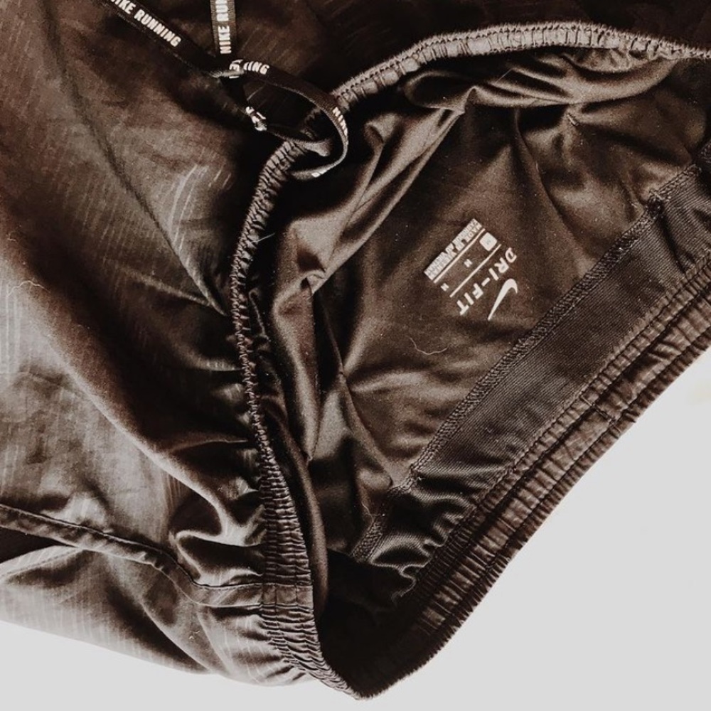 BLACK NIKE RUNNING SHORTS ✔️ - Picture 2 of 3